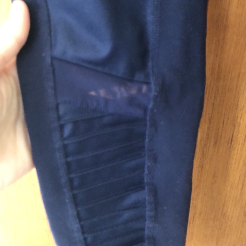 ALO Moto Leggings - Picture 10 of 12